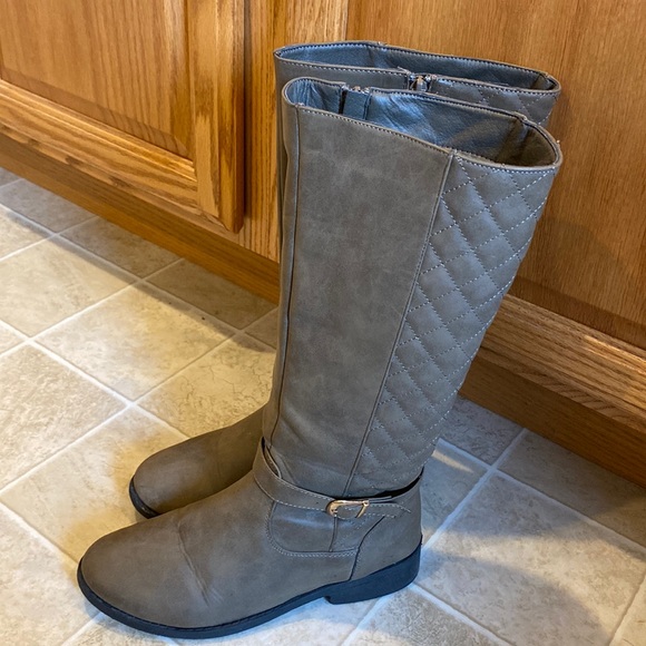 Shoes - Tan boots